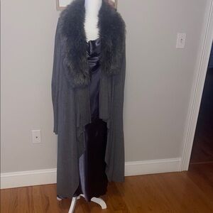 Sioni Gray Sweater with Faux Fur Collar